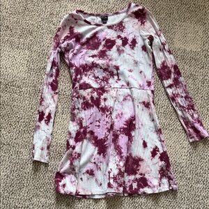 Art Class Burgundy and Cream Tie-Dye Shirt